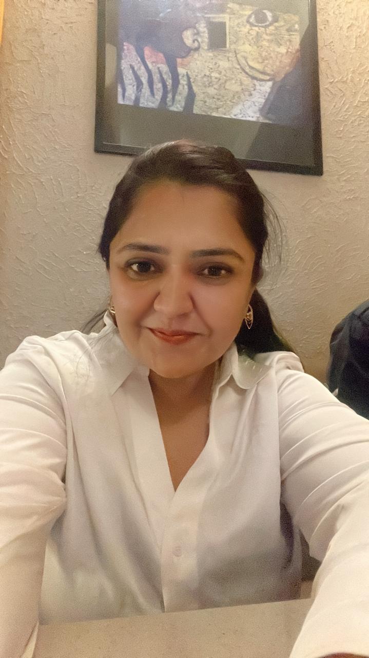 Learn by experts who help you improve self-confidence